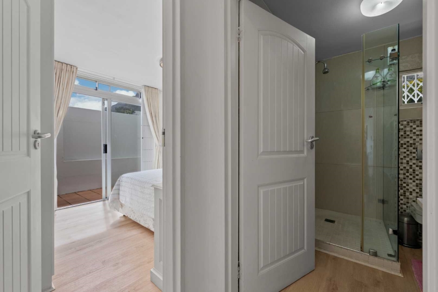 3 Bedroom Property for Sale in Camps Bay Western Cape